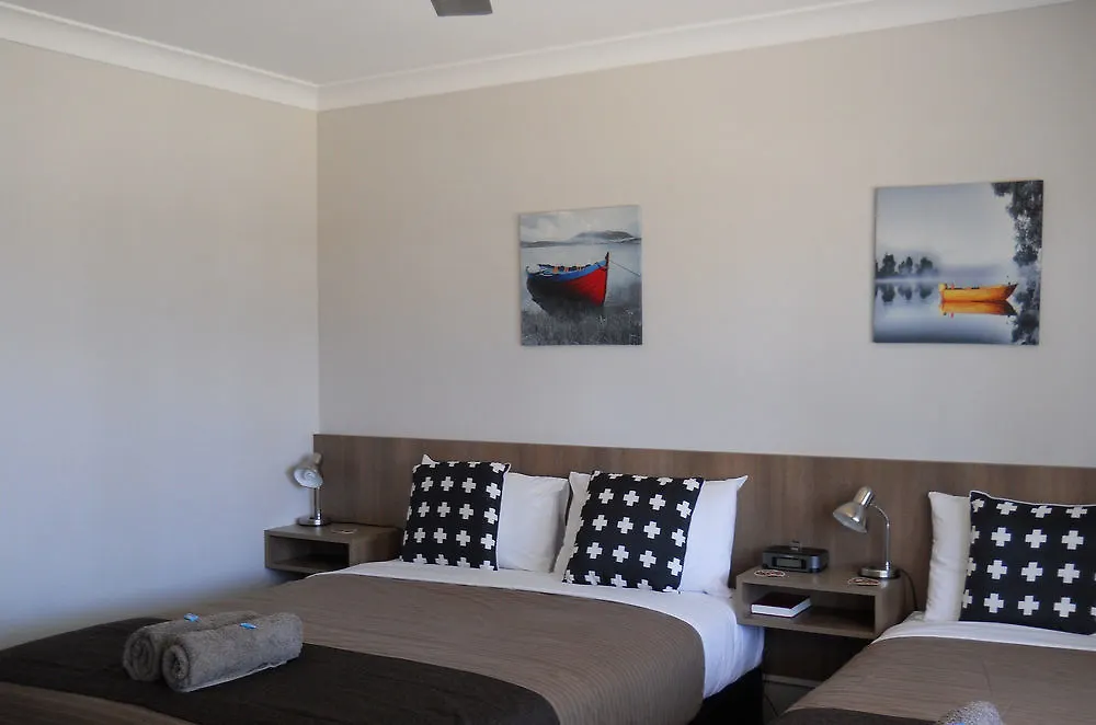 Main Street Motel Hervey Bay 3*,